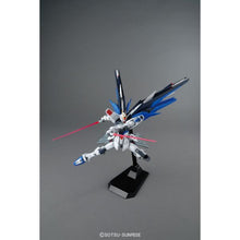 Freedom Gundam Version 2.0 (1/100 Scale) MG