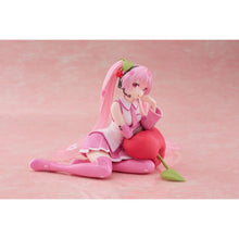 Vocaloid Desktop Cute Sakura Miku (Cherry Cushion Ver.) Figure [Pre-Order]